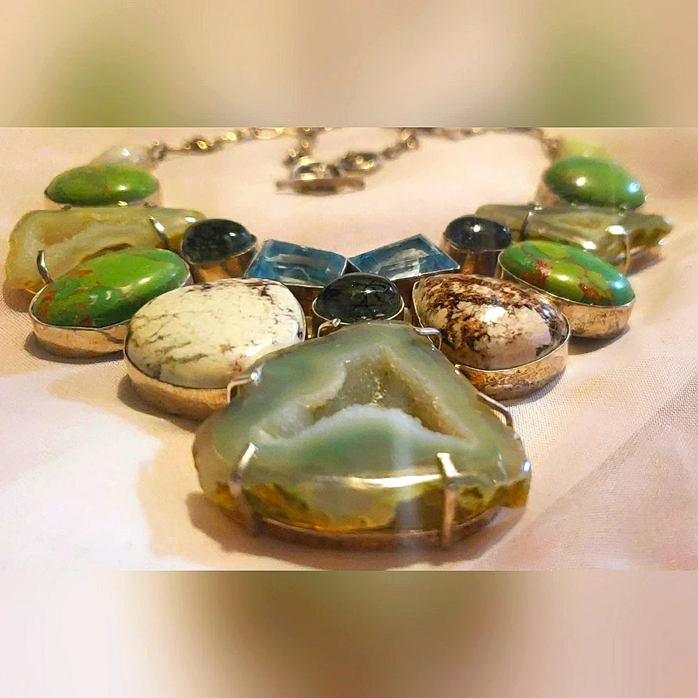 Showstopping Multi-Gemstone Extravaganza Statement Necklace - Picture 4 of 16